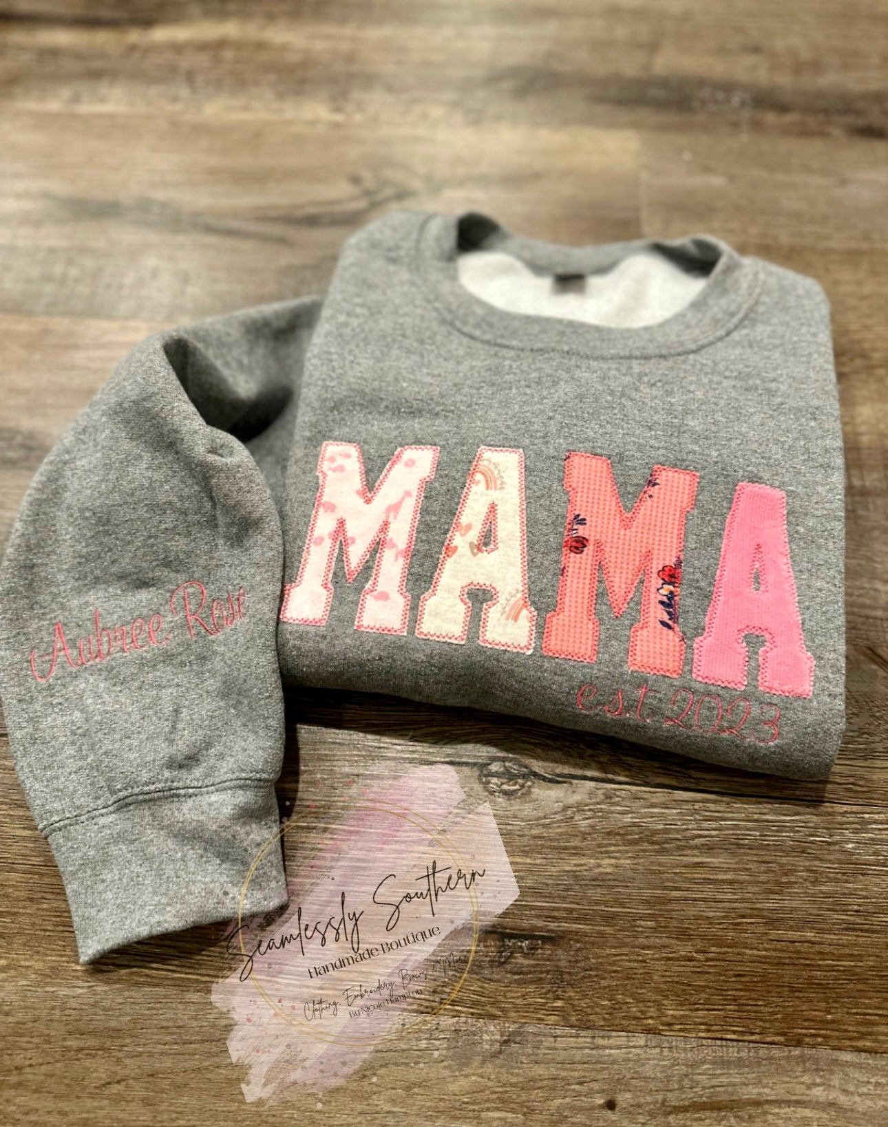 Personalized MAMA Onesie Embroidered Sweatshirt – Seamlessly